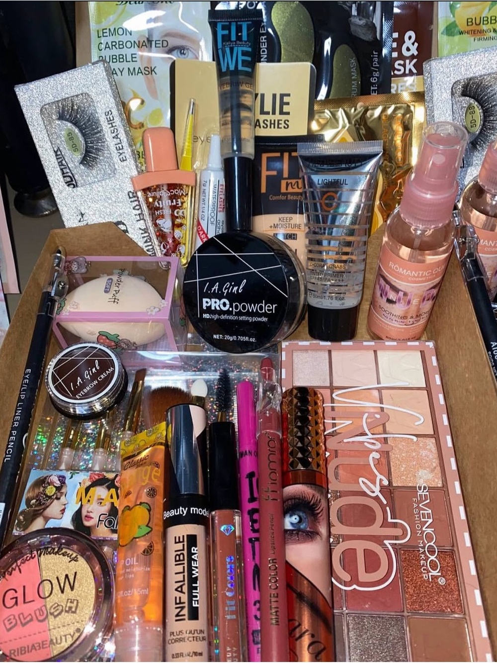 Mystery makeup /beauty tools / jewelry/ accessories box surprise gift